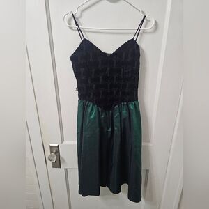 Vintage Scarlet nite dress. Black velvet top with emerald green skirt sz 9/10